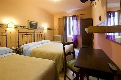 Hotell Fani 2*
